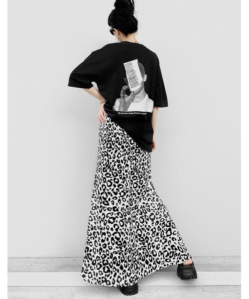 LVEU.（ラブユ.）の「【LVEU.】バックプリントオーバーTシャツ(Aiselect) / トップス Tシャツ オーバー プリント バックプリント グラフィック ブラック ホワイト（Tシャツ/カットソー・レディース・ブラック/ホワイト・FREE）」の19枚目の写真