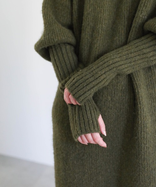 select MOCA（セレクトモカ）の「サムホールロングニットワンピース（ワンピース・レディース・ブラック/ベージュ/カーキ・FREE）」の8枚目の写真