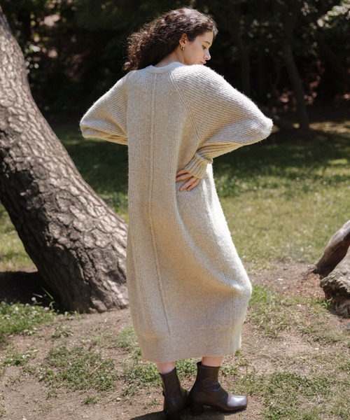 select MOCA（セレクトモカ）の「サムホールロングニットワンピース（ワンピース・レディース・ブラック/ベージュ/カーキ・FREE）」の7枚目の写真