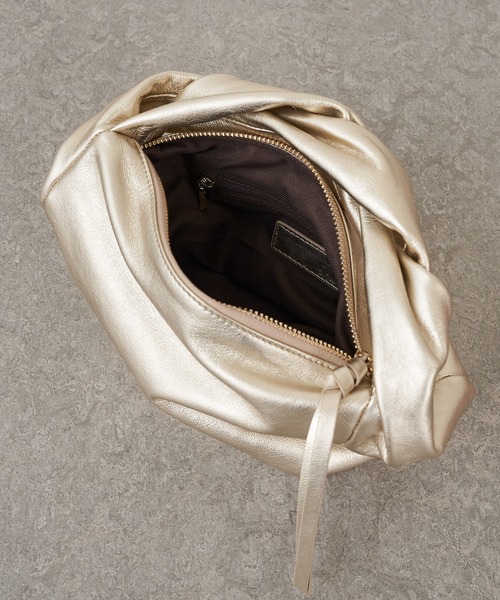 Whim Gazette（ウィムガゼット）の「【2.718】Twistハンドルバッグ（ハンドバッグ・レディース・ブラック/ピンク/キャメル/ベビーピンク/シャンパン・FREE）」の18枚目の写真