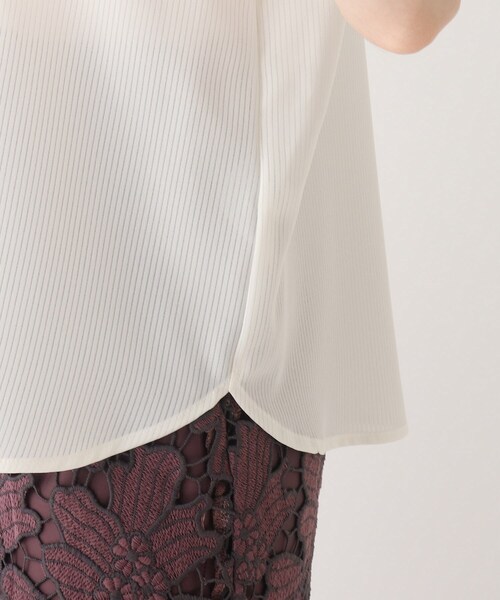 index(インデックス)の「◆シアーストライプブラウス【WEB限定サイズ】(シャツ/ブラウス・レディース・ネイビー/ボルドー/オフホワイト/ピンクベージュ・38/40/42/36)」の9枚目の写真