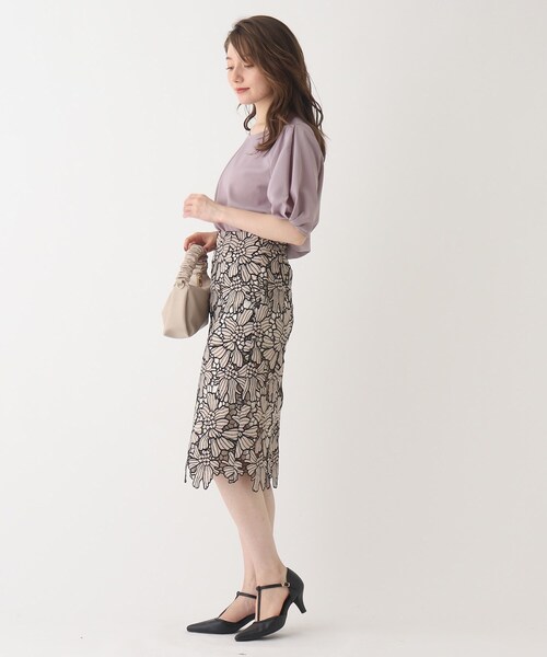 index(インデックス)の「◆シアーストライプブラウス【WEB限定サイズ】(シャツ/ブラウス・レディース・ネイビー/ボルドー/オフホワイト/ピンクベージュ・38/40/42/36)」の15枚目の写真