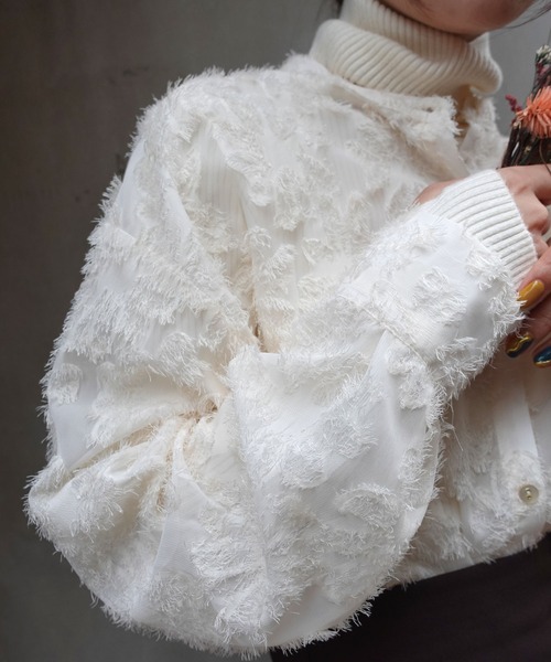 CORNERS(コーナーズ)の「シアーフラワーブラウス(シャツ/ブラウス・レディース・アイボリー/ライトベージュ/ブラック・M)」の3枚目の写真