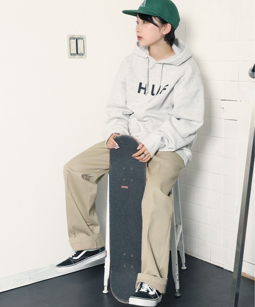 HUF（ハフ）の「HUF/ハフ  ESSENTIALS OG LOGO PO パーカー（パーカー・メンズ・アッシュグレー/ブラック・L/M/XL）」の4枚目の写真