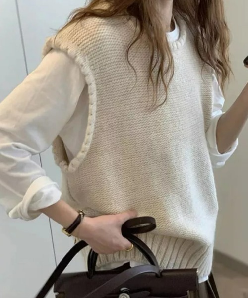 CLEA（クレア）の「スカラップオーバーサイズニットベスト（ベスト・レディース・ブラック/ブルー/ナチュラル・FREE）」の11枚目の写真