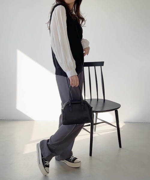 CLEA（クレア）の「スカラップオーバーサイズニットベスト（ベスト・レディース・ブラック/ブルー/ナチュラル・FREE）」の9枚目の写真