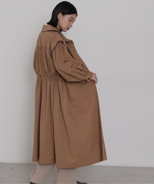 NATURAL BEAUTY BASIC（ナチュラルビューティーベーシック）の「４ｗａｙレイヤードコート（ステンカラーコート・レディース・ベージュ/カーキ・MEDIUM）」の5枚目の写真