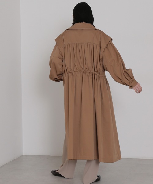 NATURAL BEAUTY BASIC（ナチュラルビューティーベーシック）の「４ｗａｙレイヤードコート（ステンカラーコート・レディース・ベージュ/カーキ・MEDIUM）」の6枚目の写真