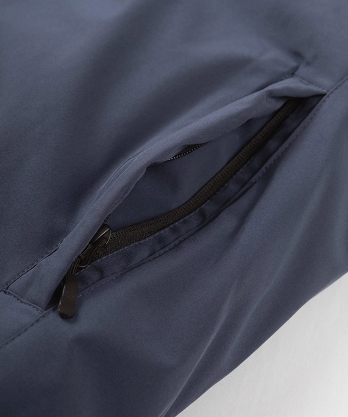 make a ray!(メイク ア レイ!)の「ALL WEATHER-TEX ボリュームネック 切替えマウンテンパーカー/ナイロンジャケット/【撥水】【防風】【UPF30】【防花粉】(ダウンジャケット/コート・メンズ・ホワイト/ブラック/ベージュ/ネイビー/カーキ・M/L/XL)」の8枚目の写真