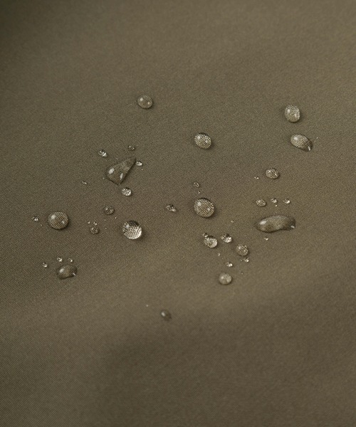 make a ray!(メイク ア レイ!)の「ALL WEATHER-TEX ボリュームネック 切替えマウンテンパーカー/ナイロンジャケット/【撥水】【防風】【UPF30】【防花粉】(ダウンジャケット/コート・メンズ・ホワイト/ブラック/ベージュ/ネイビー/カーキ・M/L/XL)」の17枚目の写真