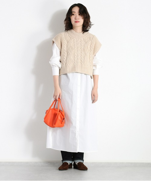 cepo（セポ）の「【セットアイテム】ケーブルベスト＋バンドカラーワンピース（シャツワンピース・レディース・オフホワイト/オレンジ・M）」の2枚目の写真