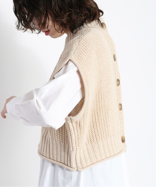 cepo（セポ）の「【セットアイテム】ケーブルベスト＋バンドカラーワンピース（シャツワンピース・レディース・オフホワイト/オレンジ・M）」の4枚目の写真