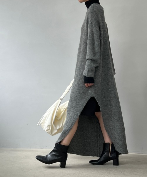 MAISON CHUCLLA（メゾンチュクラ）の「’日本製’Ｖネック リメイクロングニットワンピース chwj22a11（ニット/セーター・レディース・グレー・FREE）」の4枚目の写真