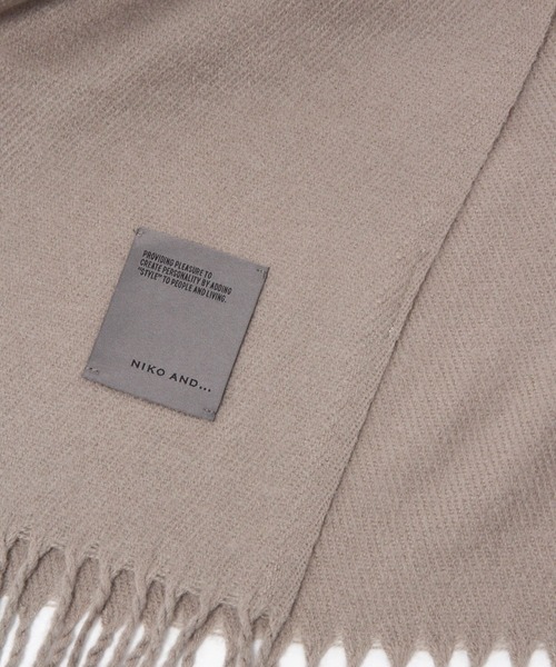 niko and...（ニコアンド）の「[抗菌防臭]ドラロンワイドストール（マフラー・メンズ・グレー/ブラック/ボルドー/グリーン・FREE）」の8枚目の写真