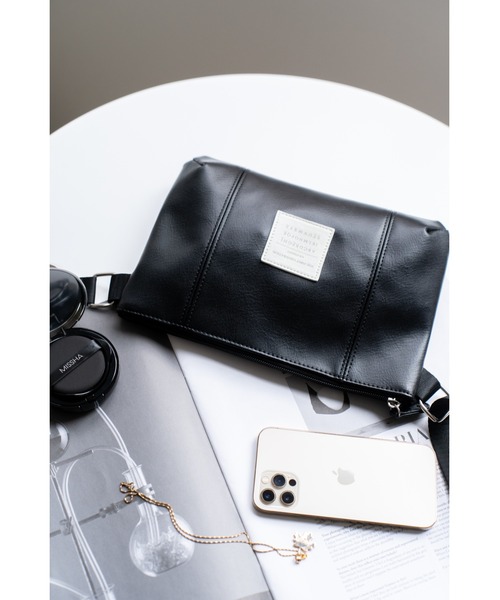 Rename（リネーム）の「Rename カジュアルデザイン オリジナルタグ サコッシュ ショルダーバッグ（ショルダーバッグ・レディース・ブラック/グレイッシュベージュ/モカ・FREE）」の22枚目の写真