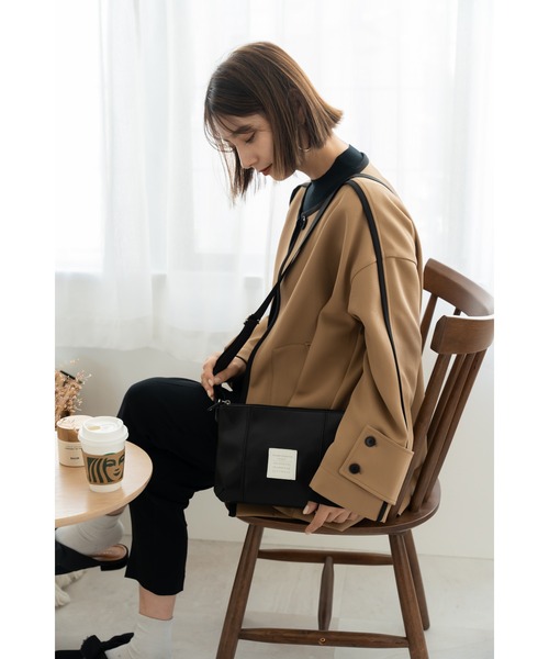 Rename（リネーム）の「Rename カジュアルデザイン オリジナルタグ サコッシュ ショルダーバッグ（ショルダーバッグ・レディース・ブラック/グレイッシュベージュ/モカ・FREE）」の10枚目の写真