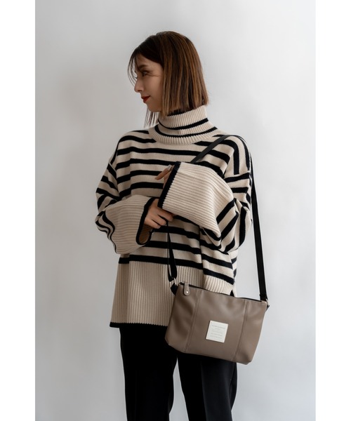 Rename（リネーム）の「Rename カジュアルデザイン オリジナルタグ サコッシュ ショルダーバッグ（ショルダーバッグ・レディース・ブラック/グレイッシュベージュ/モカ・FREE）」の12枚目の写真