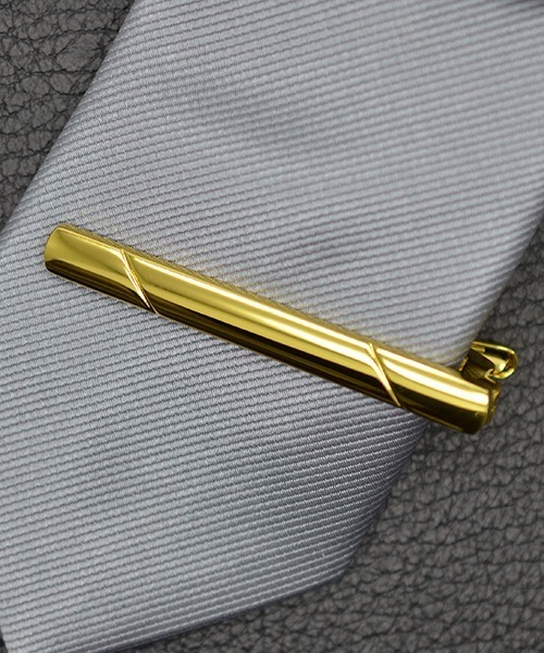 Fun & Daily(ファンアンドデイリー)の「F&D : メタルカラーネクタイピン(ネクタイピン・メンズ・ゴールド/ネイビー/レッド/ブラック/ブラック系その他/シルバー・FREE)」の19枚目の写真