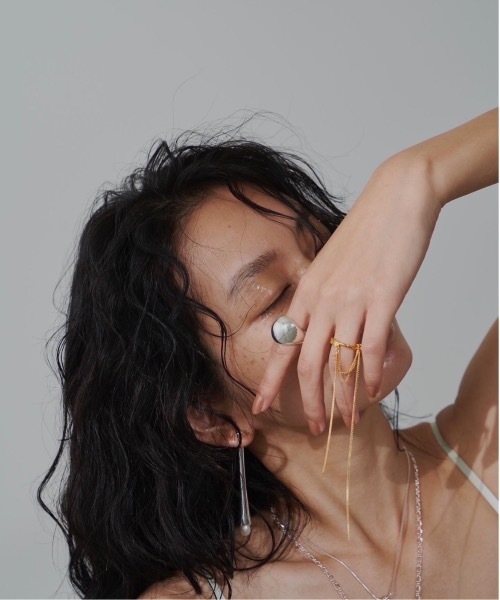 loni(ロニ)の「【金属アレルギー対応】Dew ring (ボリュームリング・カーブリング)/ニッケルフリーメッキ(リング・レディース・シルバー/ゴールド・#9/#11/#13)」の17枚目の写真