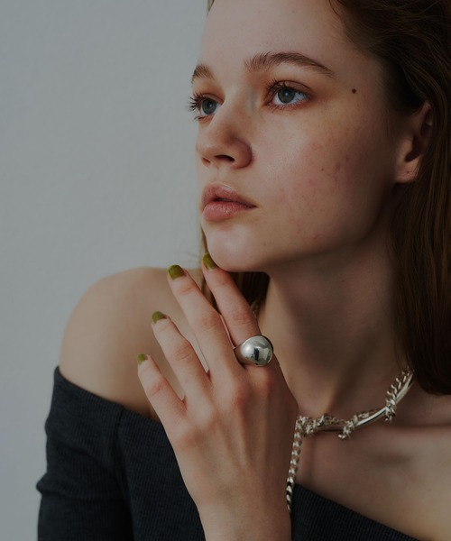 loni(ロニ)の「【金属アレルギー対応】Dew ring (ボリュームリング・カーブリング)/ニッケルフリーメッキ(リング・レディース・シルバー/ゴールド・#9/#11/#13)」の6枚目の写真