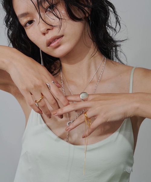 loni(ロニ)の「【金属アレルギー対応】Dew ring (ボリュームリング・カーブリング)/ニッケルフリーメッキ(リング・レディース・シルバー/ゴールド・#9/#11/#13)」の14枚目の写真