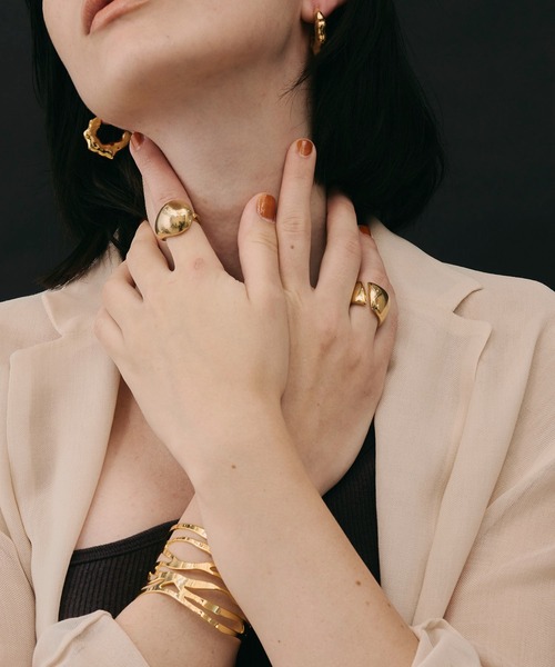 loni(ロニ)の「【金属アレルギー対応】Dew ring (ボリュームリング・カーブリング)/ニッケルフリーメッキ(リング・レディース・シルバー/ゴールド・#9/#11/#13)」の11枚目の写真