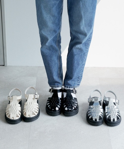 VIVIAN(ヴィヴィアン)の「厚底編み込みグルカサンダル(サンダル・レディース・アイボリー/シルバー/ブラック・S/M/L/LL)」の2枚目の写真