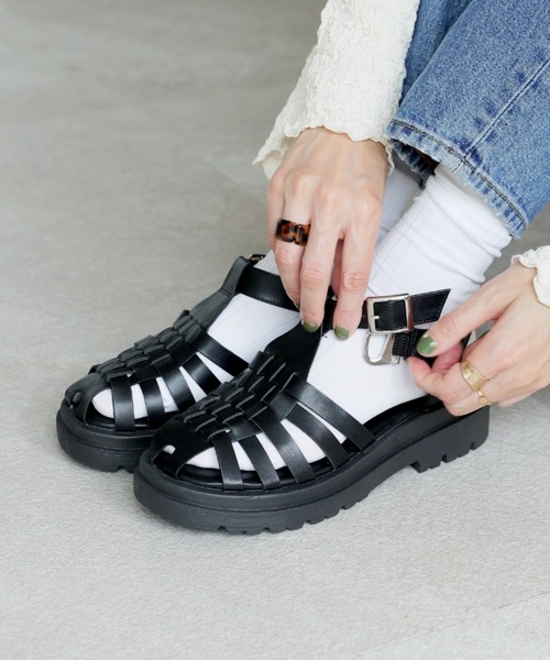 VIVIAN(ヴィヴィアン)の「厚底編み込みグルカサンダル(サンダル・レディース・アイボリー/シルバー/ブラック・S/M/L/LL)」の6枚目の写真