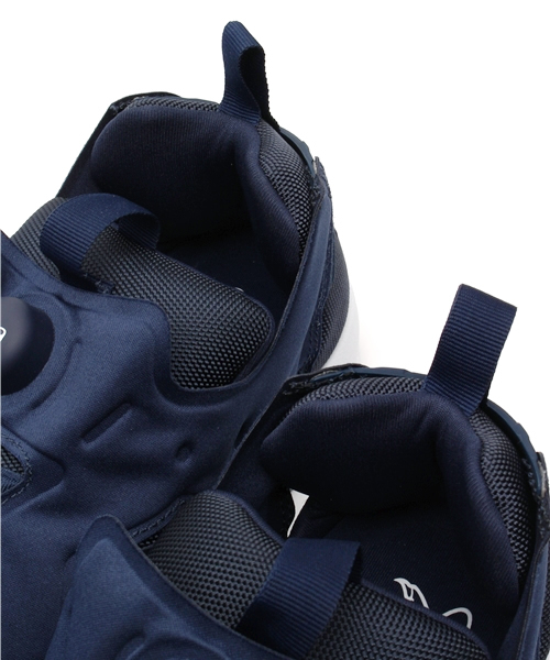 Reebok（リーボック）の「ユニセックス リーボック ポンプフューリー ネイビー バリスティック Reebok INSTAPUMP FURY OG V65752（スニーカー・レディース・ネイビー・24cm/24.5cm/29cm/27cm/27.5cm/28.5cm/28cm/23.5cm/26cm/23cm/26.5cm）」の11枚目の写真