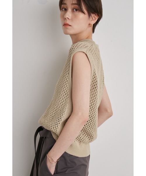 emmi(エミ)の「【emmi atelier】ノースリーブメッシュニット(ニット/セーター・レディース・チャコールグレー/ベージュ・FREE)」の3枚目の写真