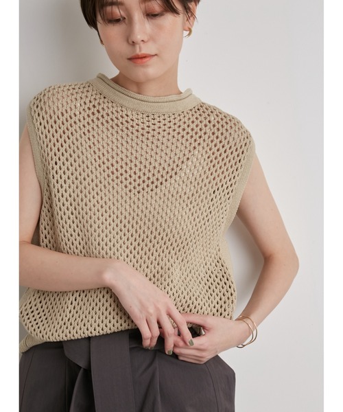 emmi(エミ)の「【emmi atelier】ノースリーブメッシュニット(ニット/セーター・レディース・チャコールグレー/ベージュ・FREE)」の4枚目の写真