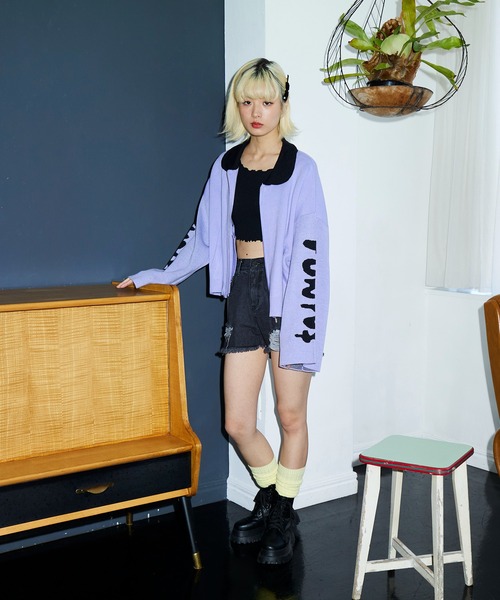 PUNYUS（プニュズ）の「スリーブロゴニットブルゾン（ブルゾン・レディース・パープル/ブラック・4/3）」の3枚目の写真