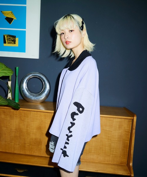 PUNYUS（プニュズ）の「スリーブロゴニットブルゾン（ブルゾン・レディース・パープル/ブラック・4/3）」の5枚目の写真