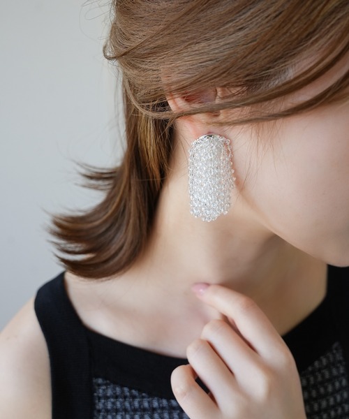 IAMUSE(アイアミューズ)の「4デザインから選べるボリュームデザインピアス S0957【IAMUSE】(ピアス(両耳用)・レディース・シルバー系その他3/ゴールド系その他4/シルバー系その他4/ゴールド系その他3/ゴールド系その他/シルバー系その他/シルバー系その他2/ゴールド系その他2・FREE)」の16枚目の写真
