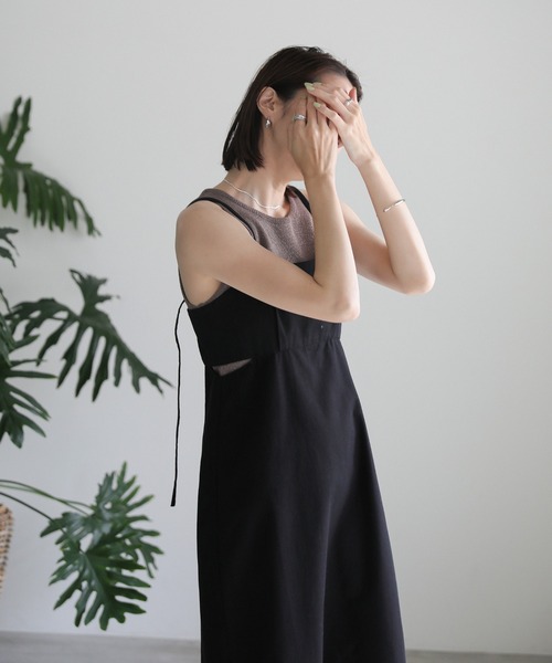 select MOCA(セレクトモカ)の「サイドカットアウトキャミソールワンピース(ワンピース・レディース・ダークグレー/ライトベージュ/ブラック・FREE)」の13枚目の写真