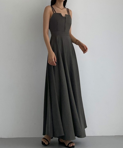 Louere（ルエレ）の「デザインフレアキャミワンピース（ワンピース・レディース・アイボリー/ブラック/グレイッシュベージュ/チャコール/ブラウン/グレー系その他2/ブラック系その他2/ホワイト系その他2/ホワイト系その他/ブラック系その他/グレー系その他・SMALL/MEDIUM/LARGE/X-LARGE）」の12枚目の写真