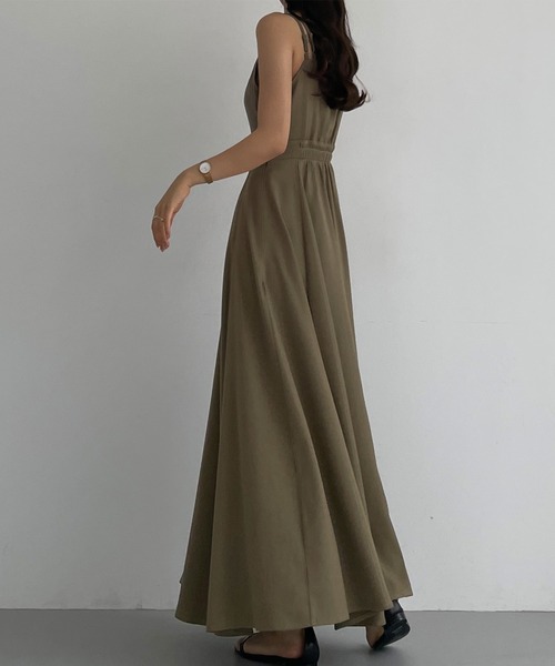 Louere（ルエレ）の「デザインフレアキャミワンピース（ワンピース・レディース・アイボリー/ブラック/グレイッシュベージュ/チャコール/ブラウン/グレー系その他2/ブラック系その他2/ホワイト系その他2/ホワイト系その他/ブラック系その他/グレー系その他・SMALL/MEDIUM/LARGE/X-LARGE）」の17枚目の写真