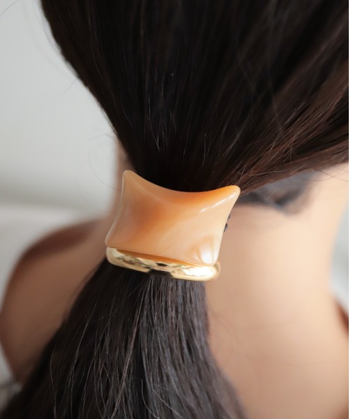 rapiecage(ラピエサージュ)の「マーブルレジンヘアゴム(その他ヘアアクセサリー・レディース・カーキ/オレンジ・FREE)」の2枚目の写真