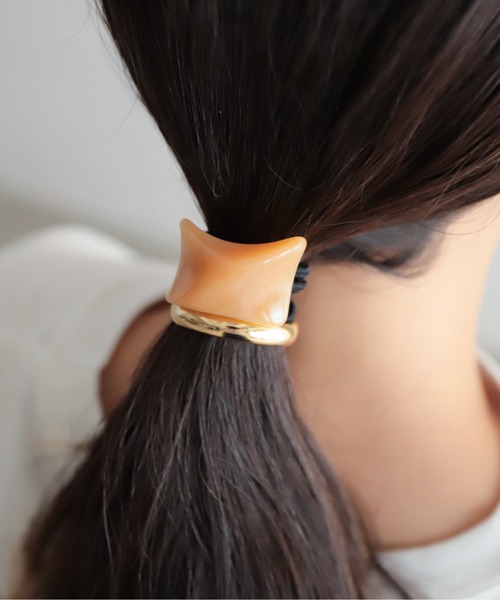 rapiecage(ラピエサージュ)の「マーブルレジンヘアゴム(その他ヘアアクセサリー・レディース・カーキ/オレンジ・FREE)」の4枚目の写真
