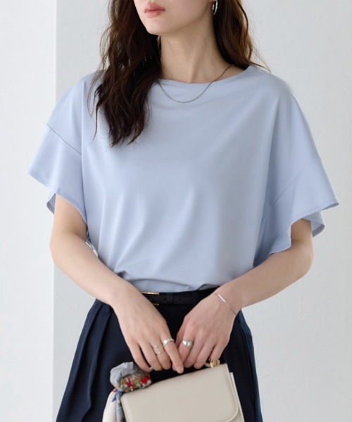 Pierrot(ピエロ)の「接触冷感フレアスリーブTシャツ(Tシャツ/カットソー・レディース・ブラック/ネイビー/オフホワイト/グレイッシュベージュ/ライトブルー/ライトグレー/ベージュ系その他・M/L/LL)」の6枚目の写真