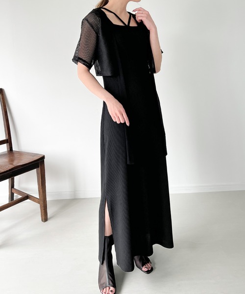 JUNOAH（ジュノア）の「【取り外し可能カップ付き】スクエアネック紐キャミワンピース+メッシュカーディガン（ワンピース・レディース・ブラック/グレイッシュベージュ/アイボリー・MEDIUM/LARGE/X-LARGE）」の8枚目の写真