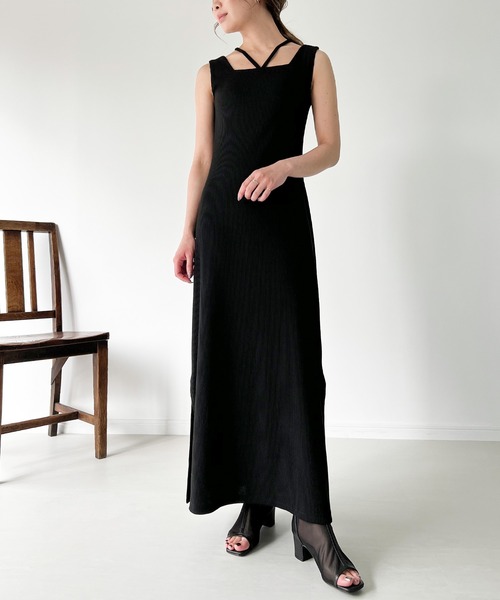 JUNOAH（ジュノア）の「【取り外し可能カップ付き】スクエアネック紐キャミワンピース+メッシュカーディガン（ワンピース・レディース・ブラック/グレイッシュベージュ/アイボリー・MEDIUM/LARGE/X-LARGE）」の11枚目の写真