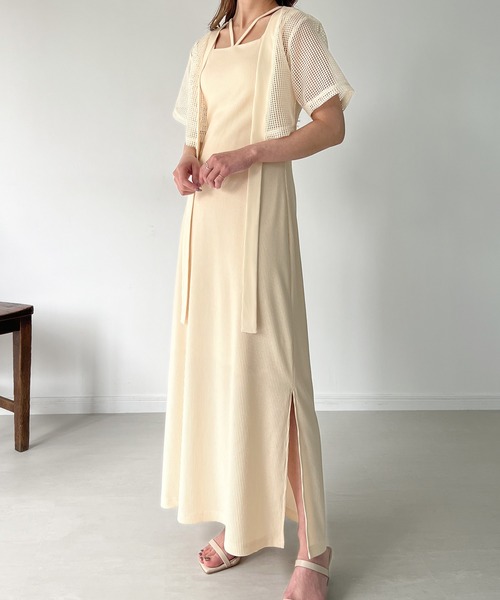 JUNOAH（ジュノア）の「【取り外し可能カップ付き】スクエアネック紐キャミワンピース+メッシュカーディガン（ワンピース・レディース・ブラック/グレイッシュベージュ/アイボリー・MEDIUM/LARGE/X-LARGE）」の19枚目の写真