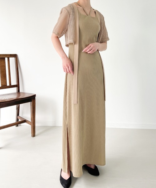 JUNOAH（ジュノア）の「【取り外し可能カップ付き】スクエアネック紐キャミワンピース+メッシュカーディガン（ワンピース・レディース・ブラック/グレイッシュベージュ/アイボリー・MEDIUM/LARGE/X-LARGE）」の7枚目の写真