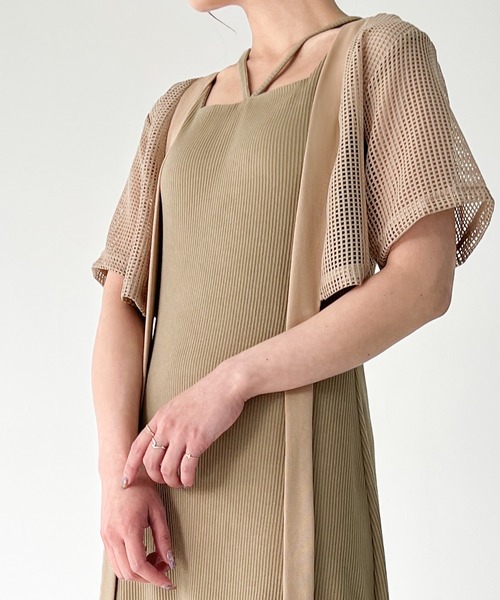 JUNOAH（ジュノア）の「【取り外し可能カップ付き】スクエアネック紐キャミワンピース+メッシュカーディガン（ワンピース・レディース・ブラック/グレイッシュベージュ/アイボリー・MEDIUM/LARGE/X-LARGE）」の5枚目の写真