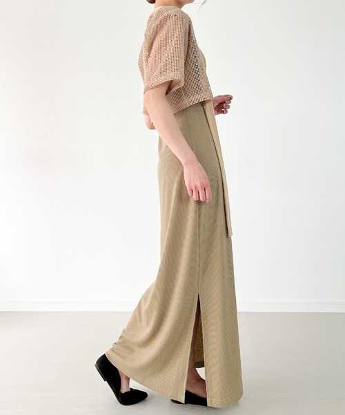 JUNOAH（ジュノア）の「【取り外し可能カップ付き】スクエアネック紐キャミワンピース+メッシュカーディガン（ワンピース・レディース・ブラック/グレイッシュベージュ/アイボリー・MEDIUM/LARGE/X-LARGE）」の12枚目の写真