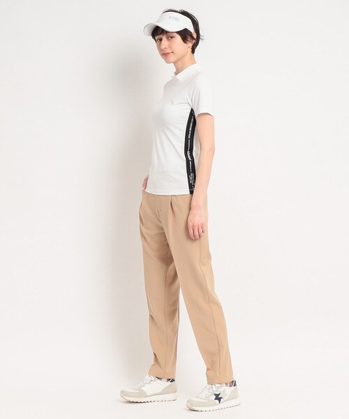 adabat(アダバット)の「【UVカット/接触冷感】サイドテープデザイン 半袖モックネックプルオーバー(Tシャツ/カットソー・レディース・ホワイト/ダークネイビー/ナチュラル・36/38/40)」の7枚目の写真
