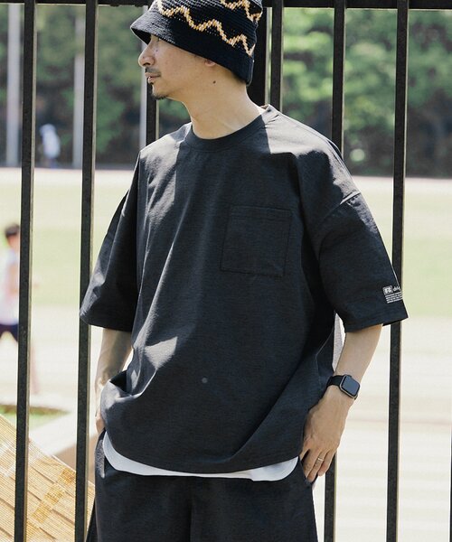 Russell Athletic（ラッセルアスレティック）の「【RUSSELL ATHLETIC】別注 DRI-POWER ビッグTシャツ（Tシャツ/カットソー・メンズ・ウッド/ネイビー/ホワイト/チャコールグレー・MEDIUM/LARGE）」の2枚目の写真