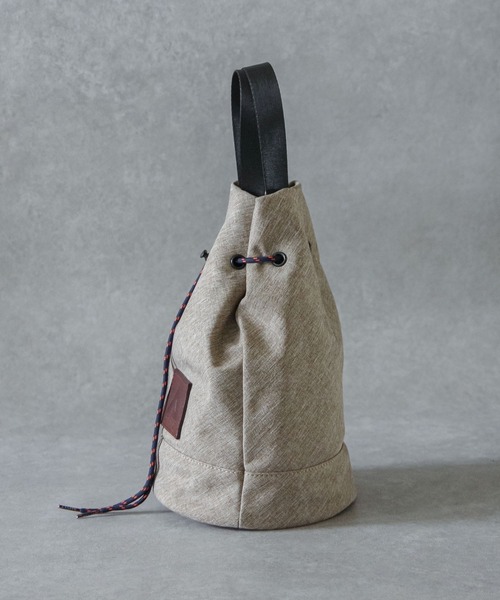 ASFVLT(アスファルト)の「ASFVLT (アスファルト) / 巾着2WAYバッグ DRAWSTRING SHOULDER BAG ドロストバッグ(ショルダーバッグ・レディース・ブラック/チャコールグレー/ベージュ・FREE)」の10枚目の写真
