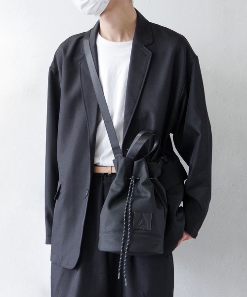 ASFVLT(アスファルト)の「ASFVLT (アスファルト) / 巾着2WAYバッグ DRAWSTRING SHOULDER BAG ドロストバッグ(ショルダーバッグ・レディース・ブラック/チャコールグレー/ベージュ・FREE)」の8枚目の写真